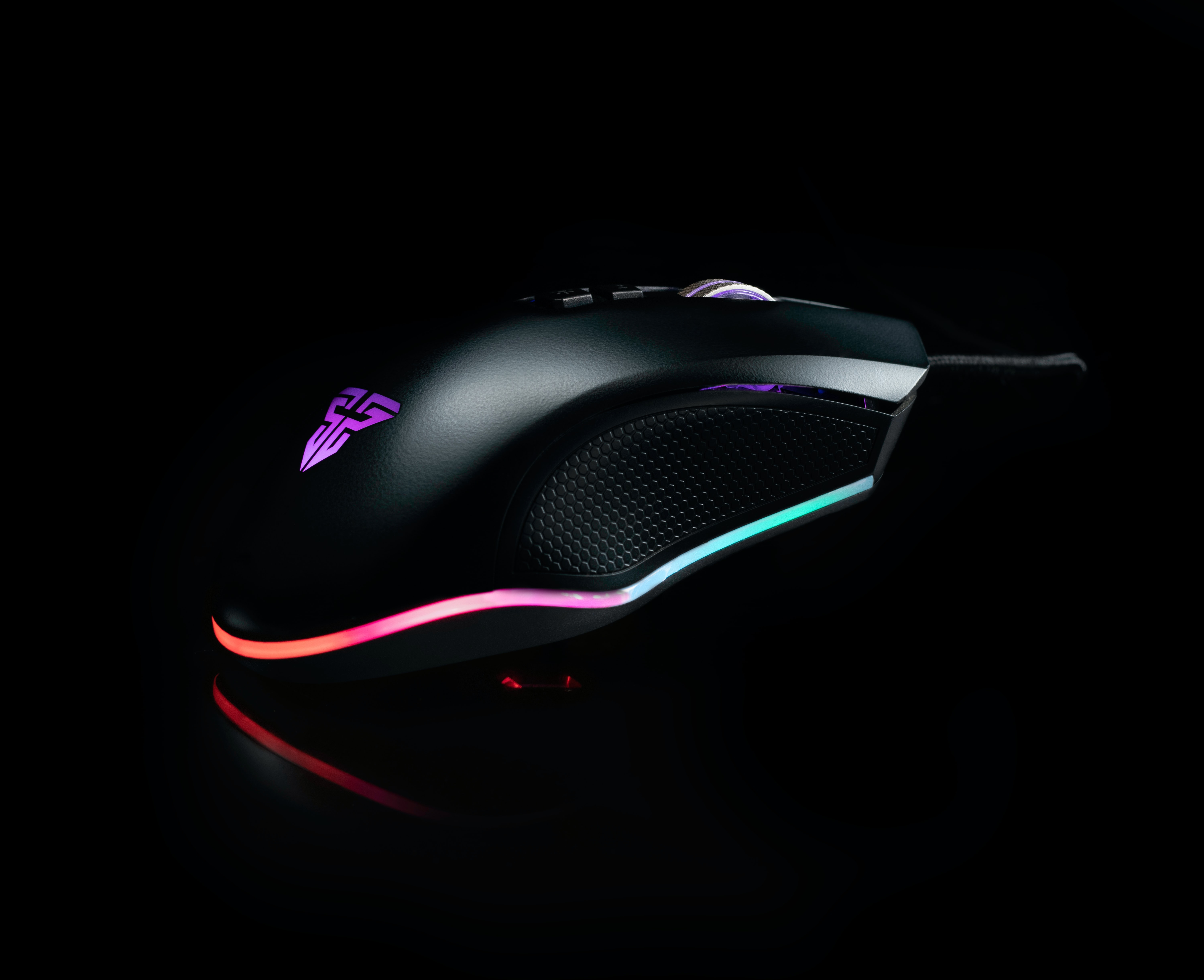 black background mouse
